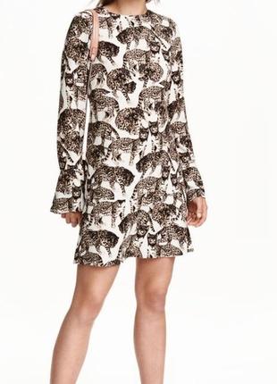 Біле кольорове натуральне плаття з принтом малюнок леопард довгий рукав короткий міді h&amp;m