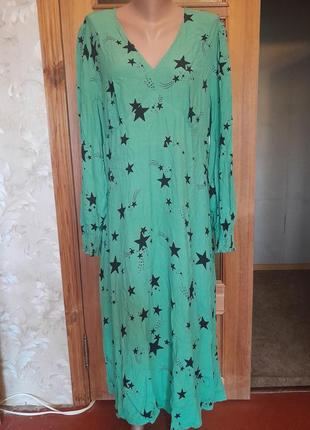 Стильное вискозное зеленое платье в звездах