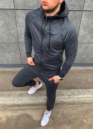 Спортивный костюм демисезон