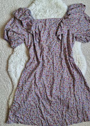 Вискозное платье с актуальными широкими рукавами в мелкий цветочный принт1 фото