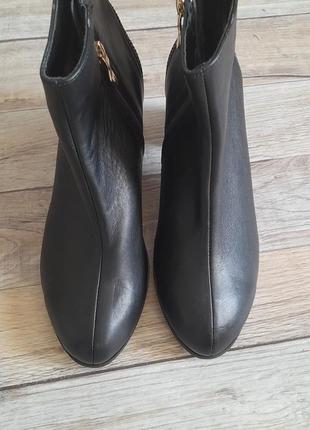 Ботинки foletti  кожаные новые 40 размер