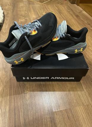 Кроссовки under armour