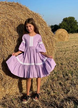 Лавандова сукня з мереживом з льону святкова для дівчаток