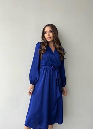Женское синее электрик шелковое элегантное платье с разрезом на ноге лето тренд 20231 фото