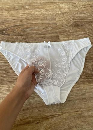 Шикарні, базові, ажурні, трусики, білого кольору, нереально гарні, від бренду: leyla lingerie 👌3 фото