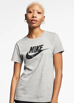 Брендовая стильная женская футболка