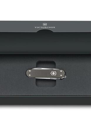 Ніж victorinox classic sd alox limited edition thunderсірий (0.6221.l22)4 фото