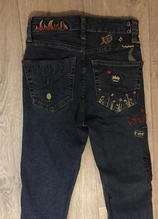 Стильные джинсы с вышивкой topshop3 фото