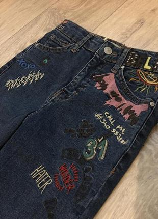 Стильные джинсы с вышивкой topshop2 фото