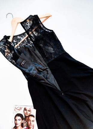 Женское вечернее черное гипюровое приталенное платье миди с кружевом от бренда ariella,3 фото