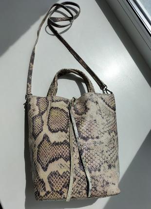 Кожаная фирменная итальянская сумочка мини шоппер borse in pelle!3 фото