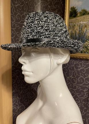 Очень красивая и стильная брендовая шляпа.2 фото