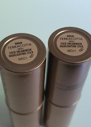 Хайлайтер-рум"яна в стеку terracotta skin