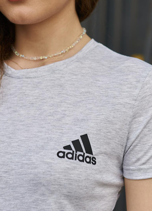 Женская футболка adidas серая9 фото
