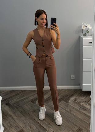 Категория: Скостюм арт:7326фел размеры:s-m;l-xl (пояс на резинке) ткань :костюмка диагональ цвет:черный,графит,джинс, капучино,миндаль