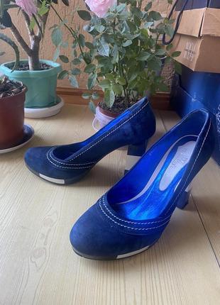 Стильні замшеві туфлі синього кольору 37 р