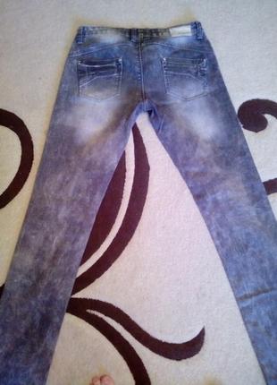 Качественные джинсы - варенки серого цвета3 фото