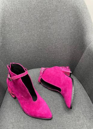 Розовые замшевые ботильоны цвета фуксия цвет на выбор3 фото