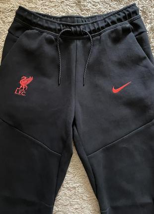 Брюки nike tech fleece liverpool, оригинал, размер m3 фото