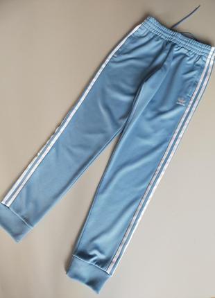 Adidas
оригінальні штани
спортивні3 фото