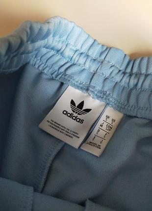 Adidas
оригинальные брюки
спортивные4 фото