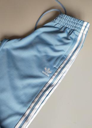 Adidas
оригінальні штани
спортивні2 фото