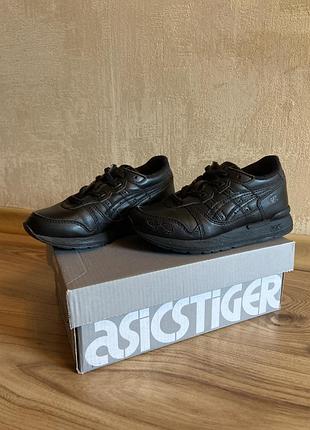Кроссовки asics tiger