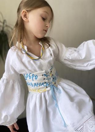Кружевное платье с корсетом (вышиванка)2 фото