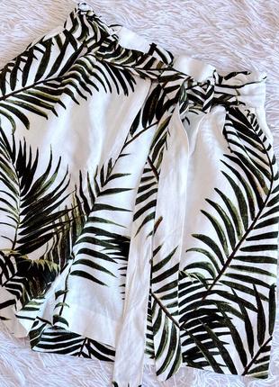 Стильные шорты h&m в пальмах из натуральных тканей1 фото