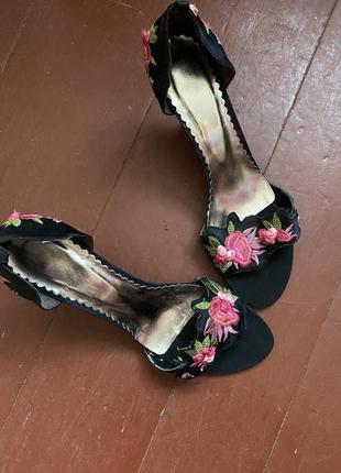 Босоніжки, дизайнерські