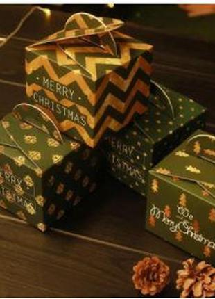 Новогодняя самосборная крафт-коробка для подарков "merry christmas", цвет зеленый 9.5x9.5x8 см3 фото