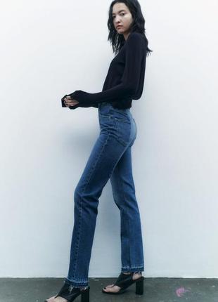 Джинси slim fit - straight leg - mid rise
zw zara woman jeans6 фото
