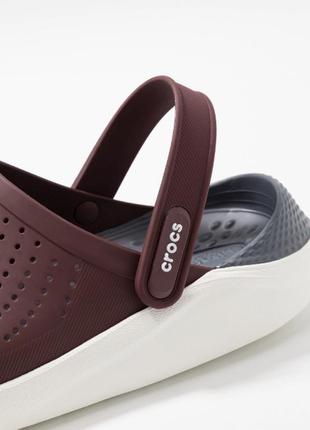 Крокс crocs literide™ clog коричневые burgundy / white3 фото