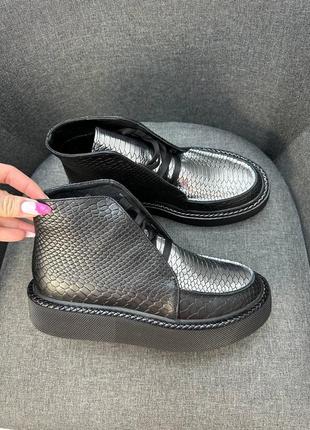 Кожаные женские ботинки на шнуровке высокие лоферы из натуральной кожи10 фото
