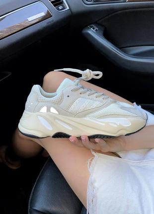 Кроссовки adidas yeezy 700analog. рефлектив.1 фото