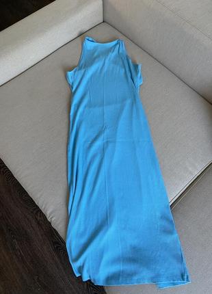 Шикарное платье миди с открытой спинкой4 фото