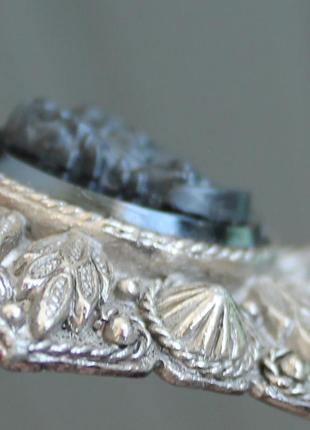Винтажная брошь-камея из черного гематитового стекла в серебряном тоне5 фото