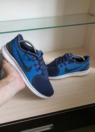 Кросівки бігові жіночі nike