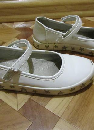 Детские туфли, кожа, белые на липучке, 31 размип, по стельке 20 см.3 фото