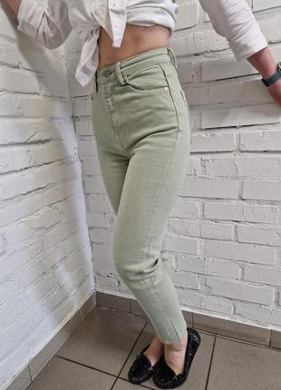 Женские джинсы