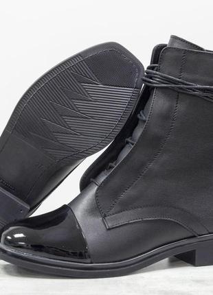 Кожаные черные стильные ботинки с лаковым носочком осень-зима5 фото