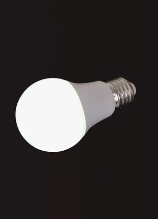Світлодіодна лампа led e27 9w ww+nw+cw a60 v-dim5 фото