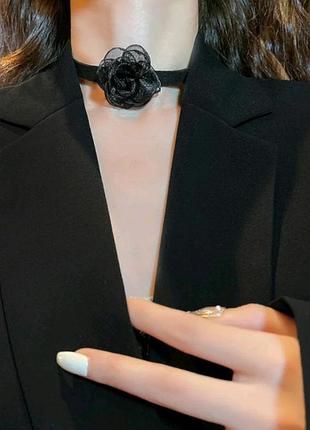 Чокер ожерелье с большим  цветком кружевное роза на шнурке шнурок у2к y2k в стиле 2000