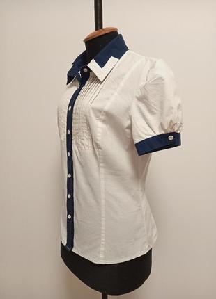 Блузка белая с синей отделкой.3 фото