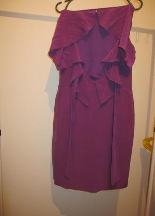 Чарівне насичене фіолетове плаття з красивою спиною