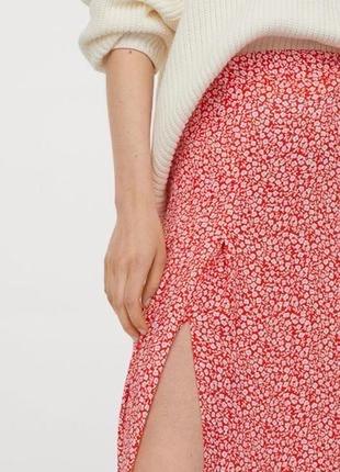 Красивая юбка-миди в цветочный принт h&m. натуральный состав ткани, очень красивый принт,