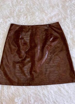 Стильная юбка primark в змеиный принт с пуговицами5 фото