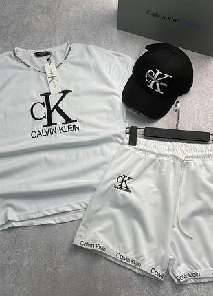 Летний костюм в стиле calvin klein