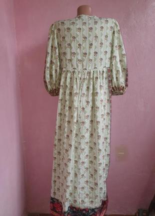 Платье с орнаментом в стиле вышиванки3 фото