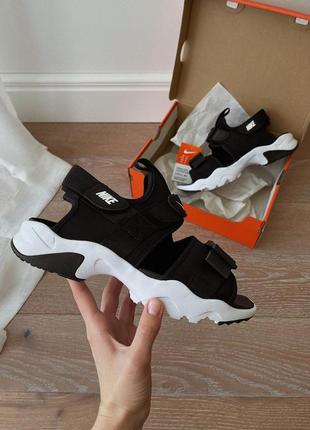 Босоножки nike